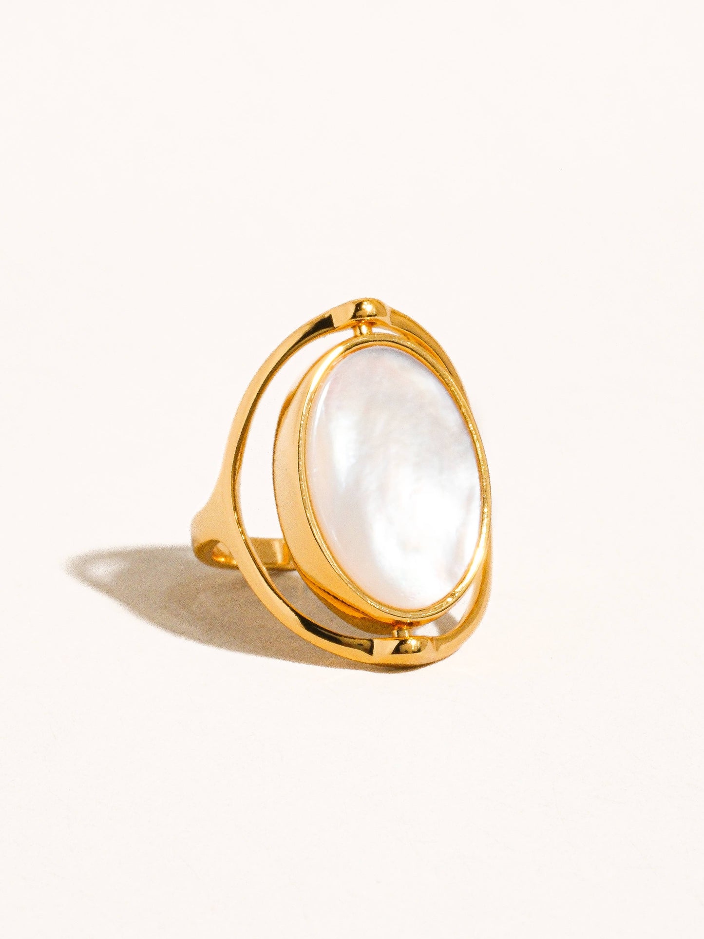 Violette 18K Gold Double-Sided Shell Ring