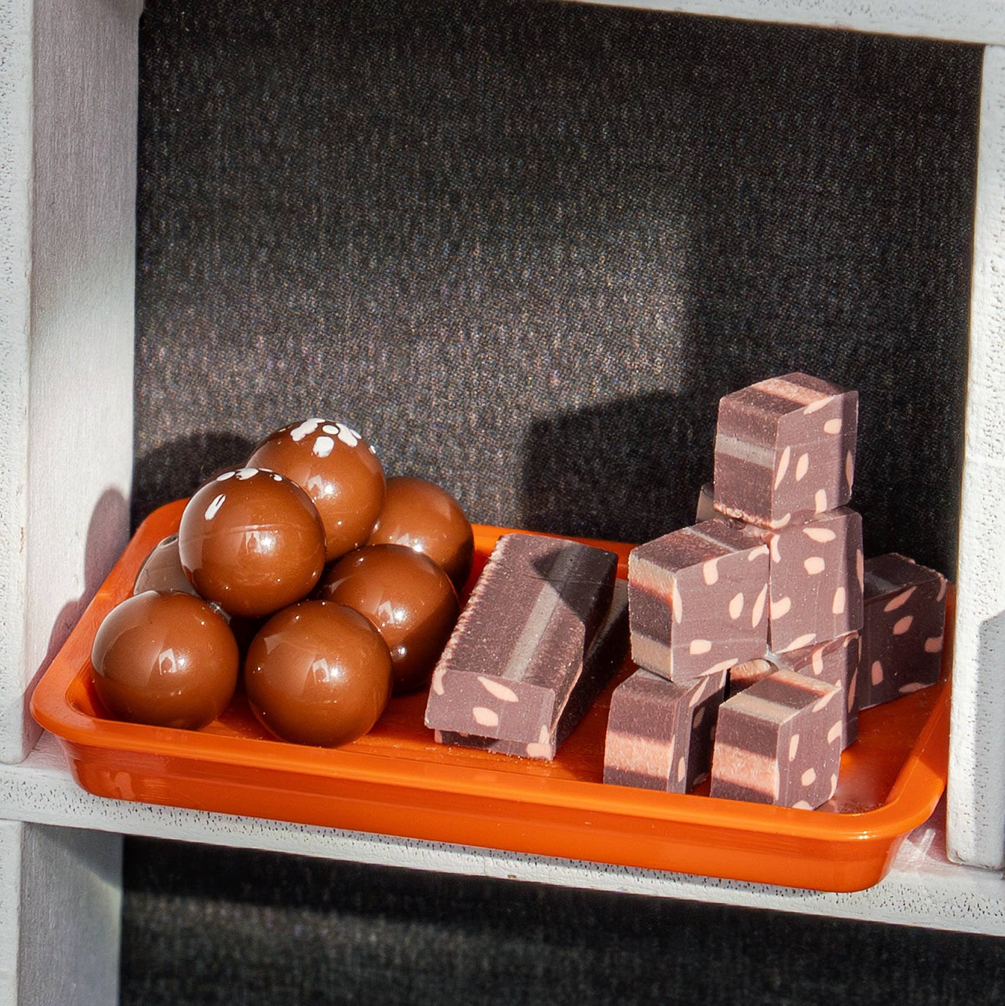 Henry's Chocolate- DIY Miniature House Kit