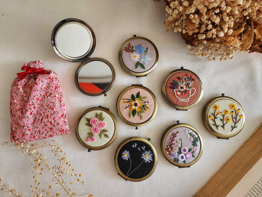 Floral Embroidered Compact Mirror, Collection Sophia