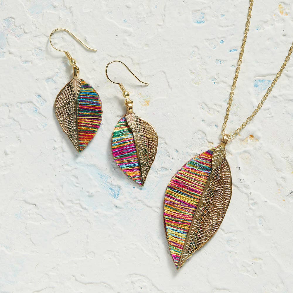 Sunara Leaf Pendant Necklace