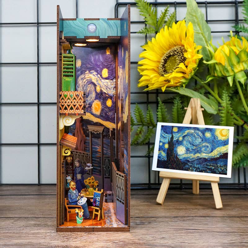 Vincent's World- DIY Book Nook Kit